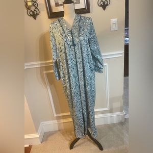 Miss Elaine Zip Front Robe. Teal Blue & White Size Small Excellent Condition!
